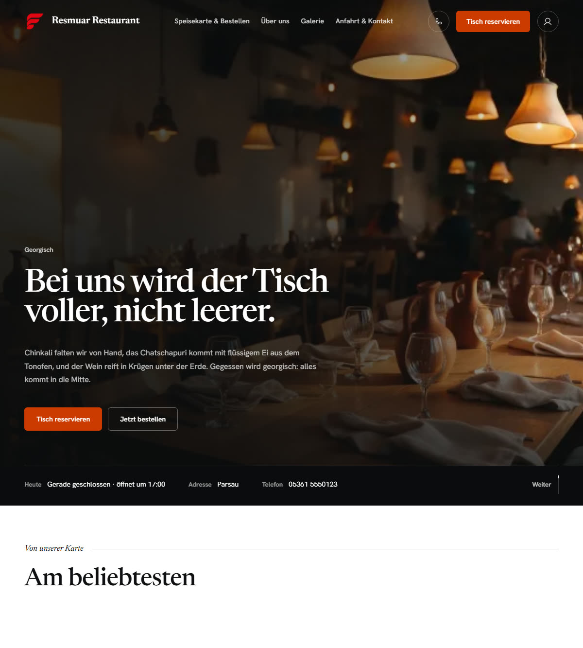 Startseite des Demo-Restaurants im Browserrahmen – eigene Domain, Galerie, Öffnungszeiten